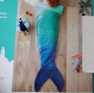 Pillowfort Ombre Mermaid Tail Blanket